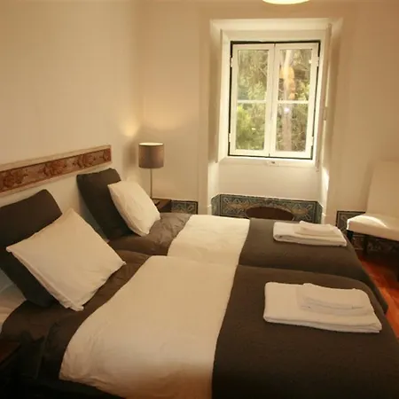 Charming 4 Bedroom In Lisboa